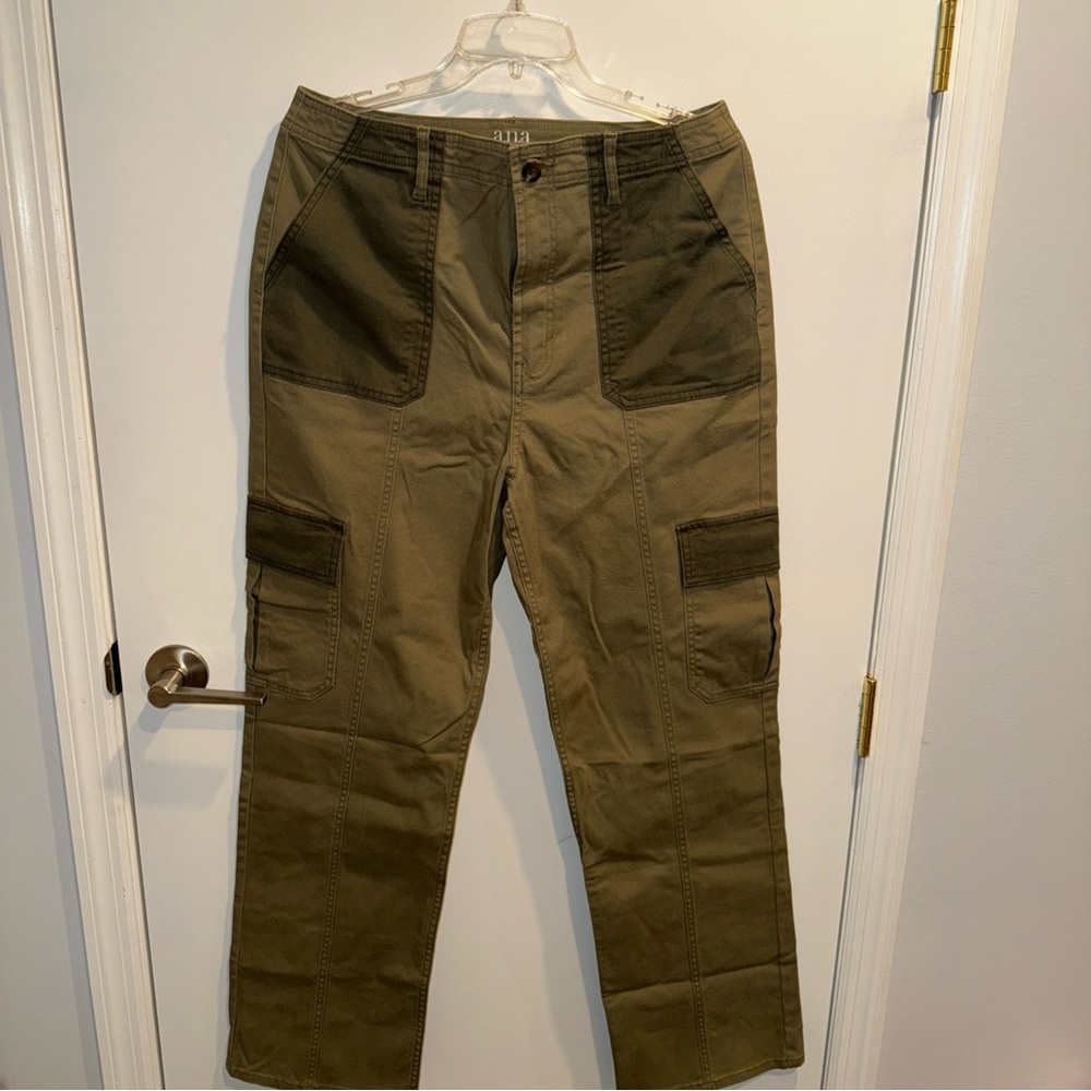 Woman’s Ana Olive Cargo high waist Pants